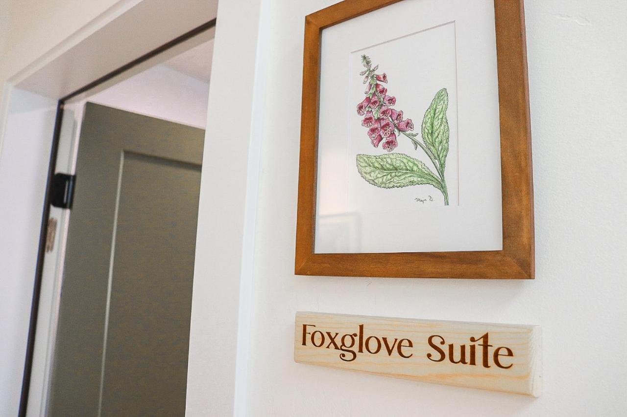 Foxglove Suite At The Wildflower Inn Голд Бийч Екстериор снимка